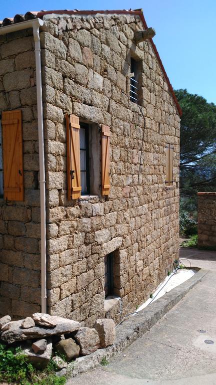 L'Orca Di San Gavinu Hotel Figari  Exterior photo