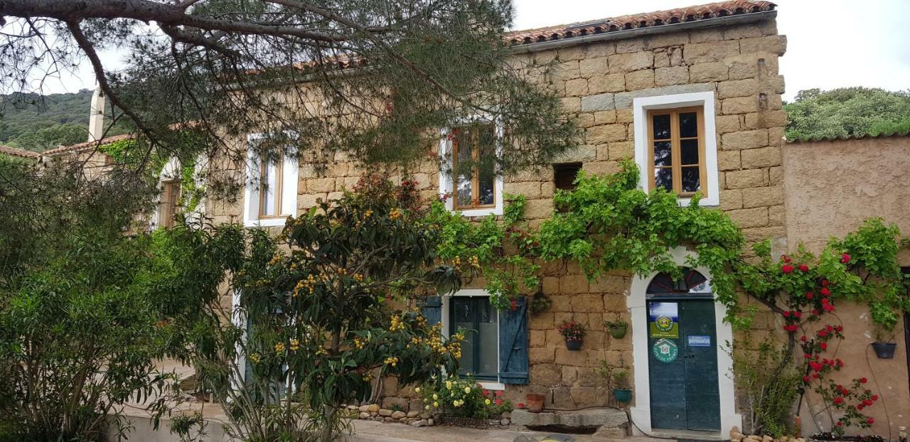 L'Orca Di San Gavinu Hotel Figari  Exterior photo